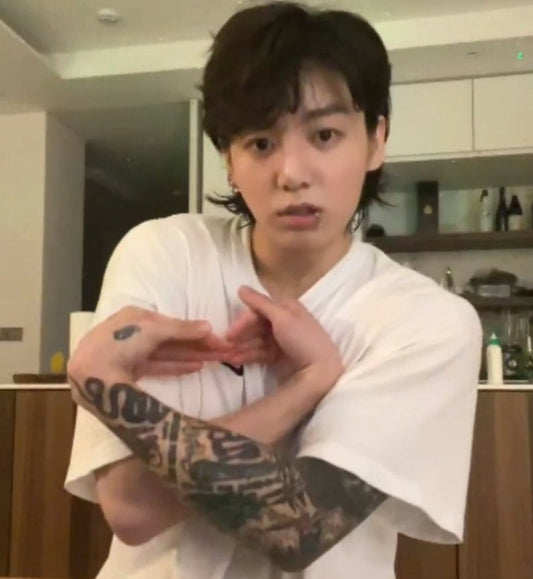 JUNGKOOK SEVEN 100% COTTON T-SHIRT (black and white)