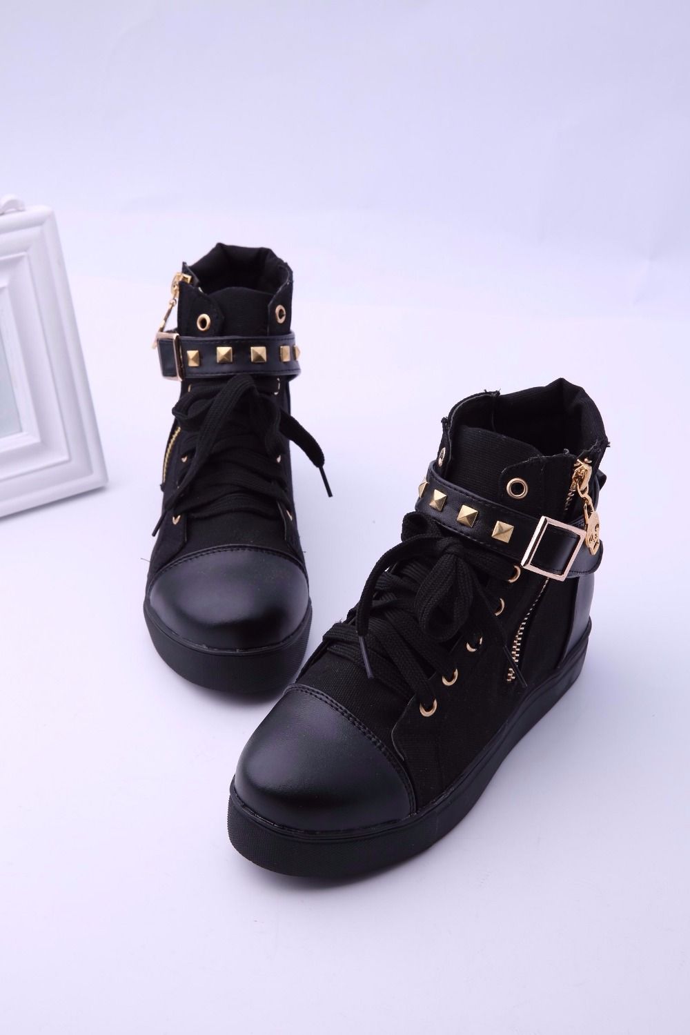 WOMEN'S ROCKER BOOT (white/black)