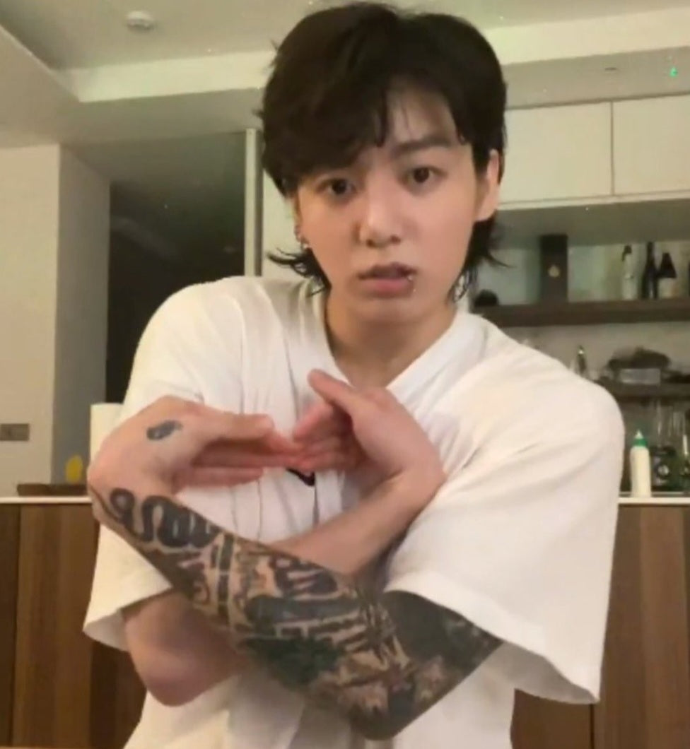 JUNGKOOK SEVEN 100% COTTON T-SHIRT (black and white) 